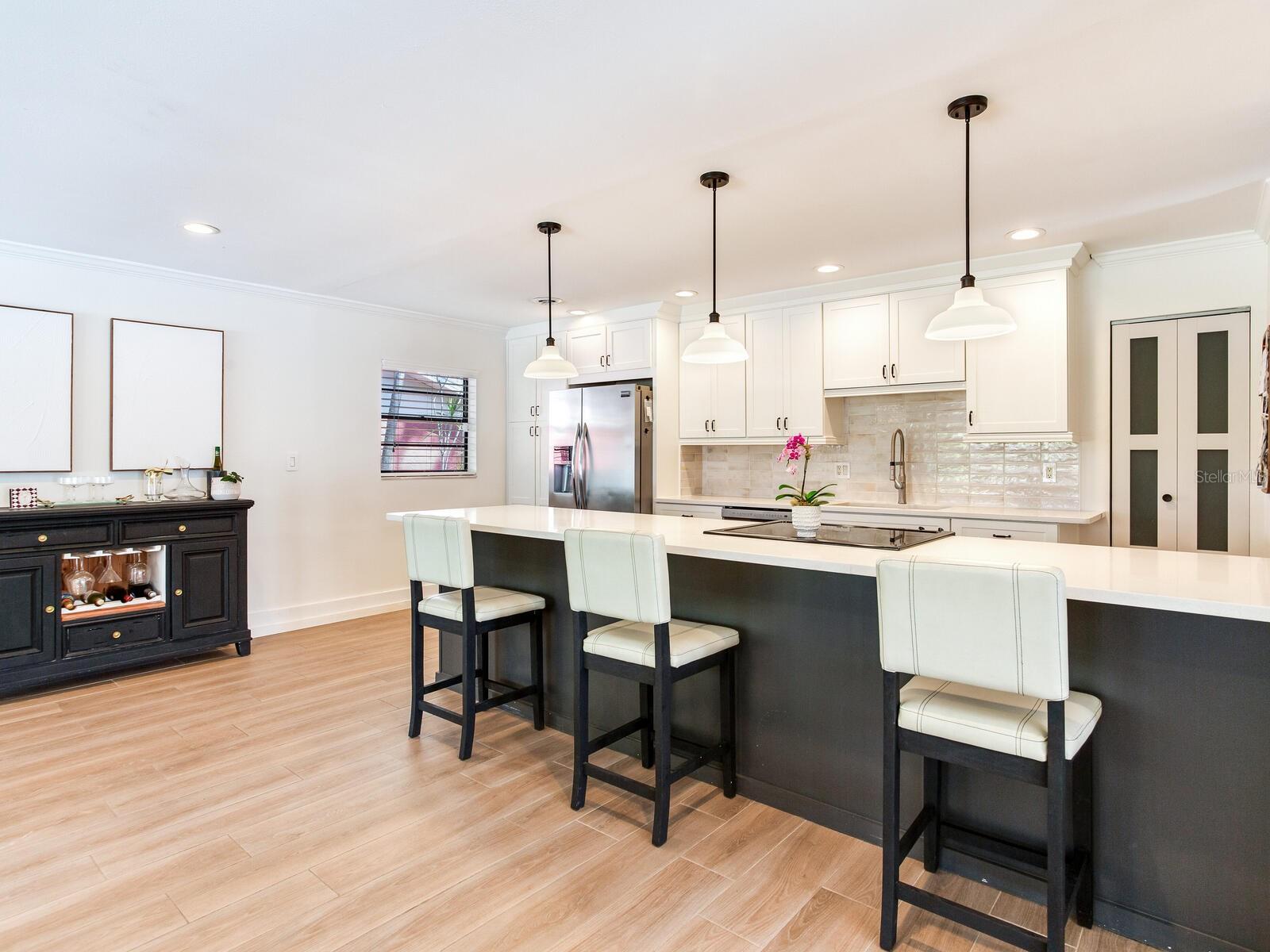 Image 13 of 49 For 6118 Elkins Avenue