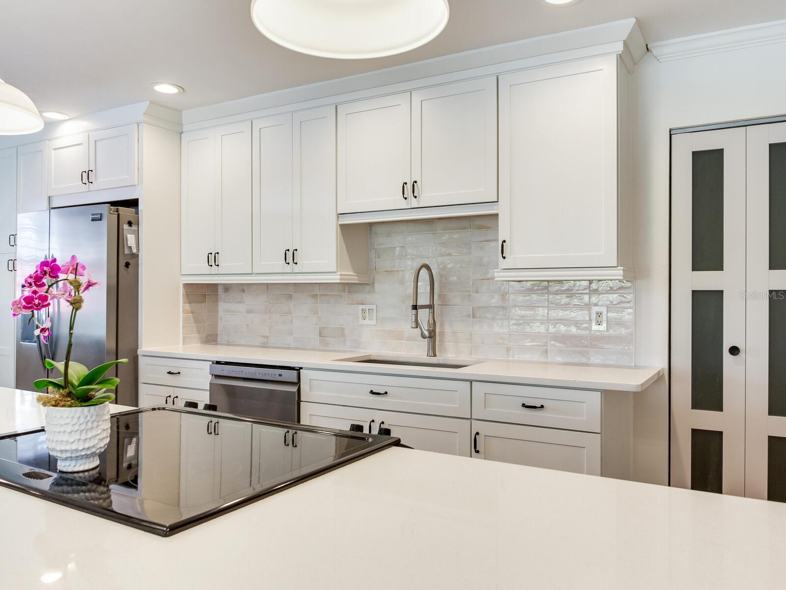 Image 17 of 49 For 6118 Elkins Avenue