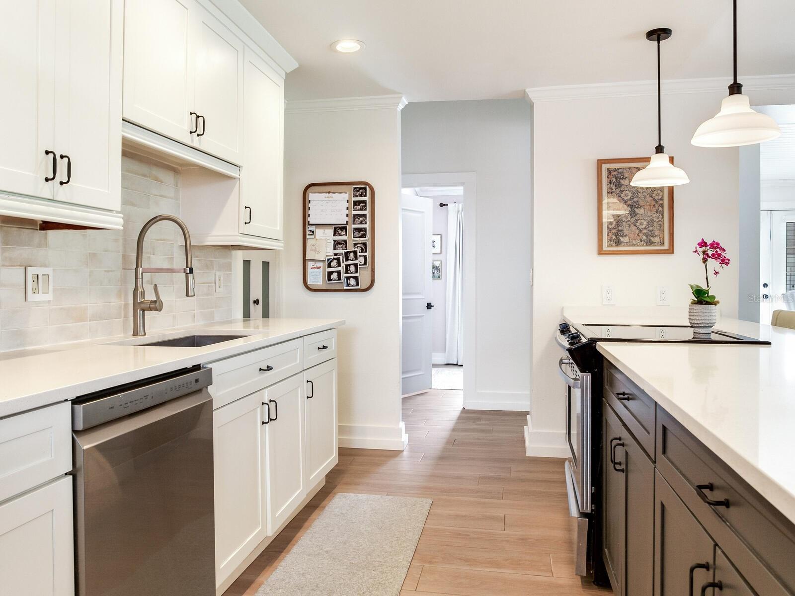 Image 19 of 49 For 6118 Elkins Avenue