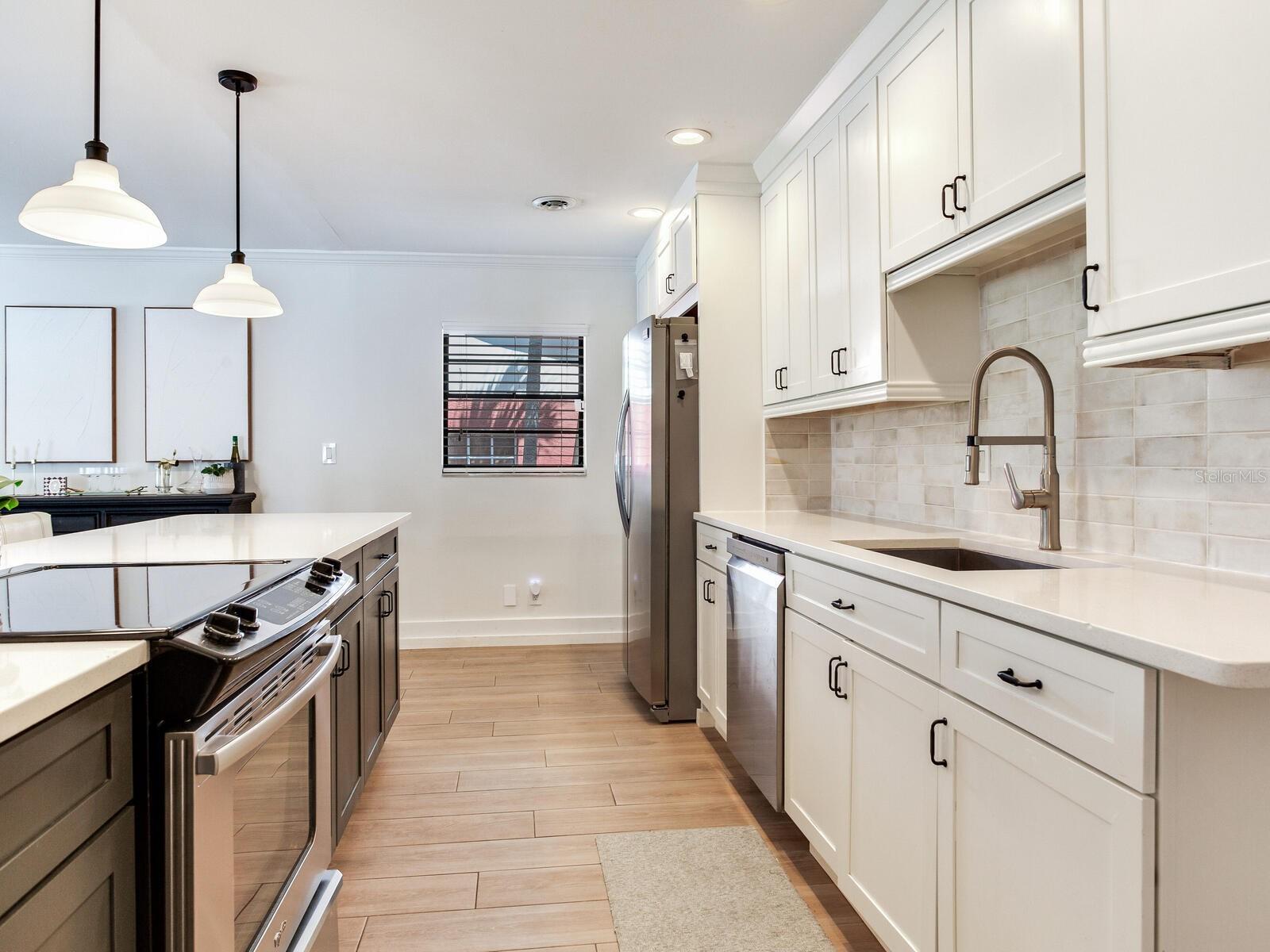 Image 20 of 49 For 6118 Elkins Avenue