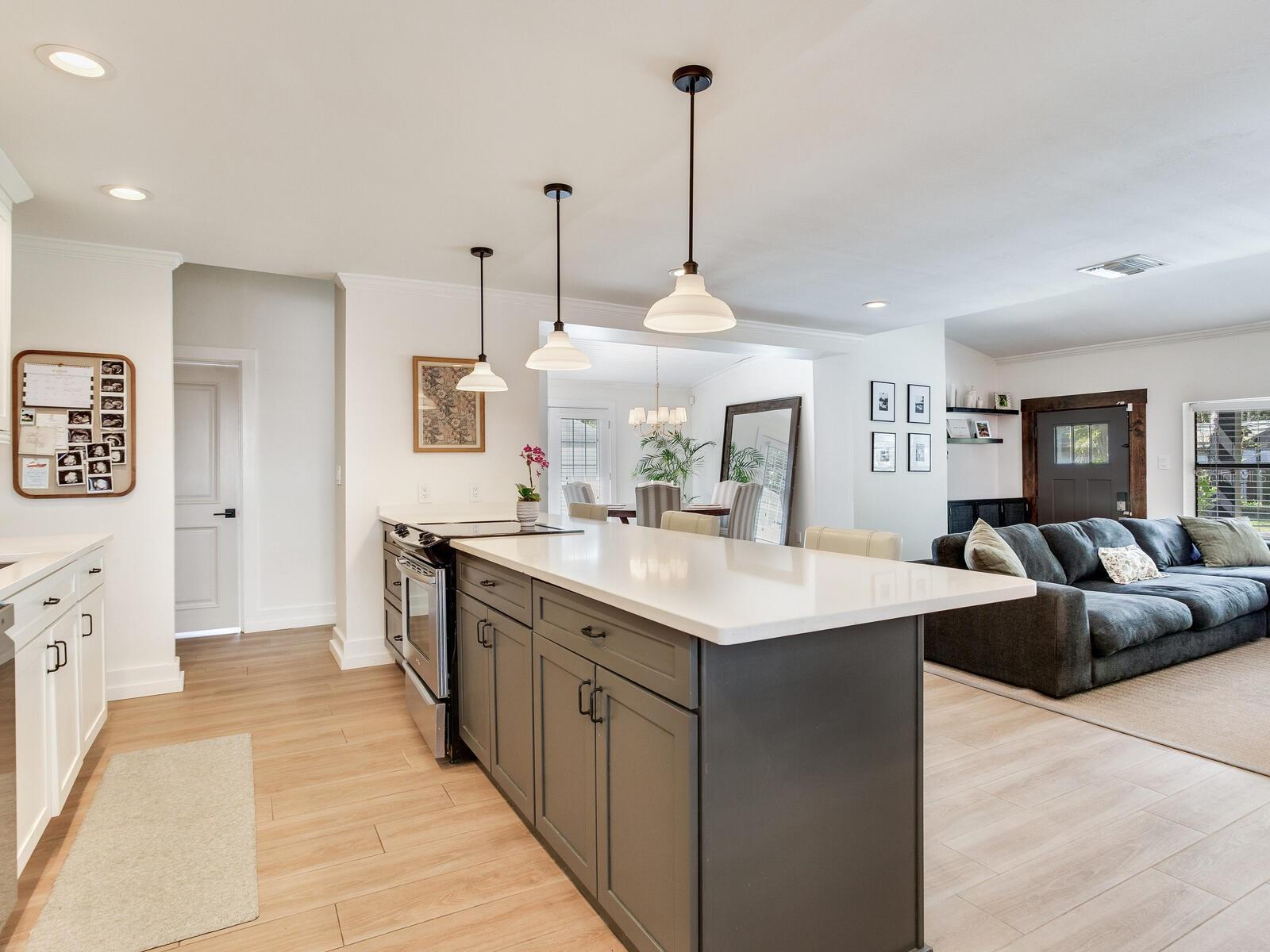 Image 22 of 49 For 6118 Elkins Avenue