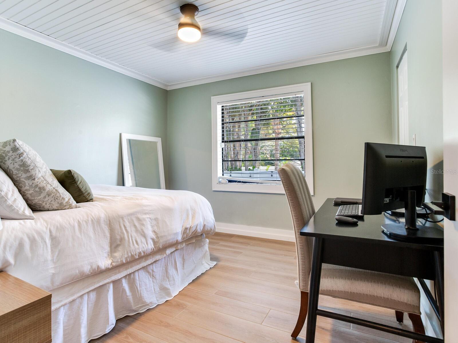 Image 30 of 49 For 6118 Elkins Avenue