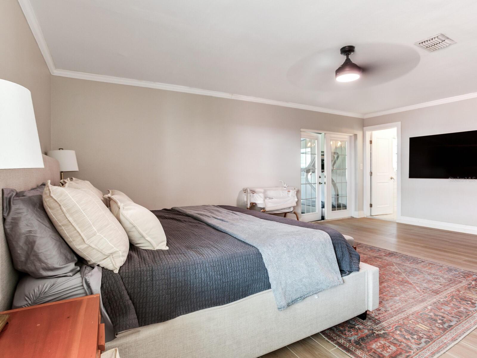 Image 35 of 49 For 6118 Elkins Avenue