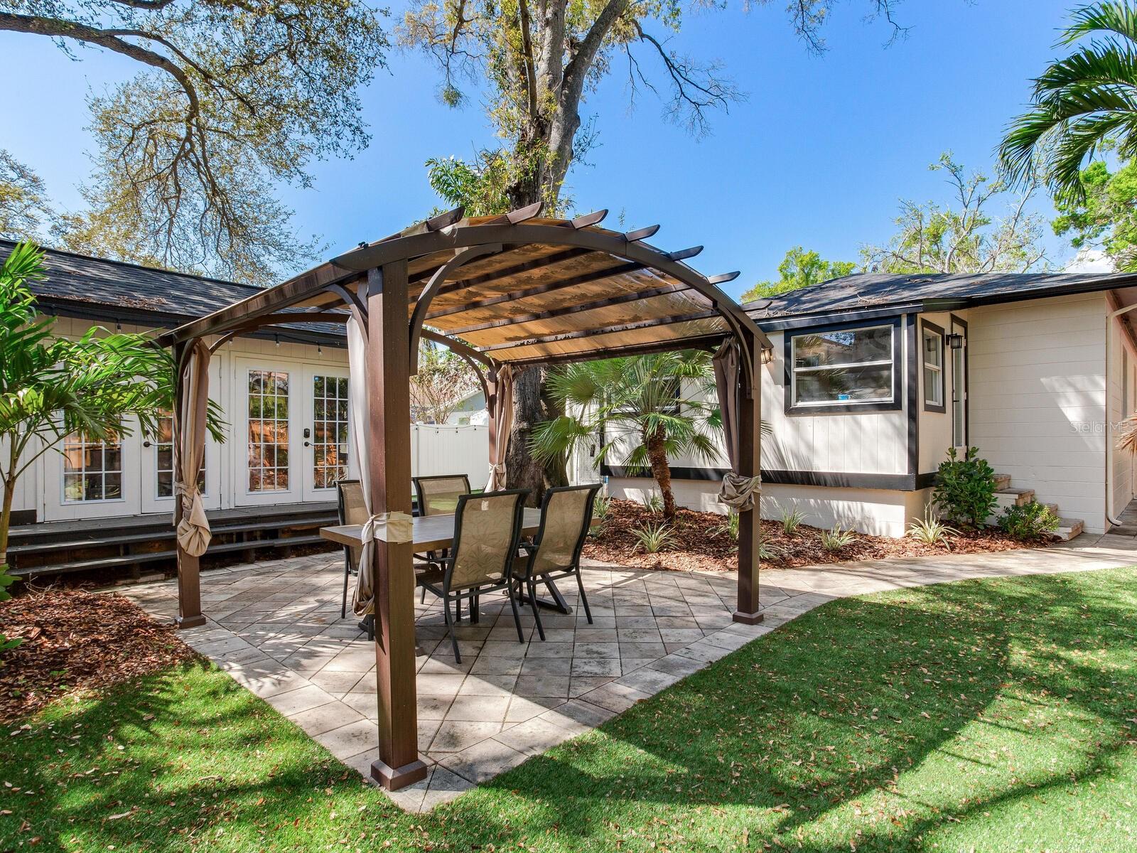 Image 43 of 49 For 6118 Elkins Avenue