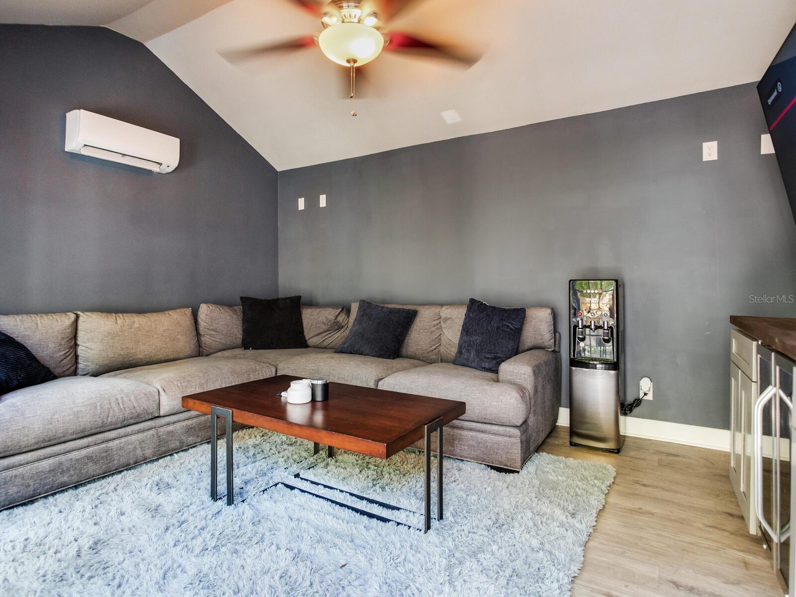 Image 45 of 49 For 6118 Elkins Avenue