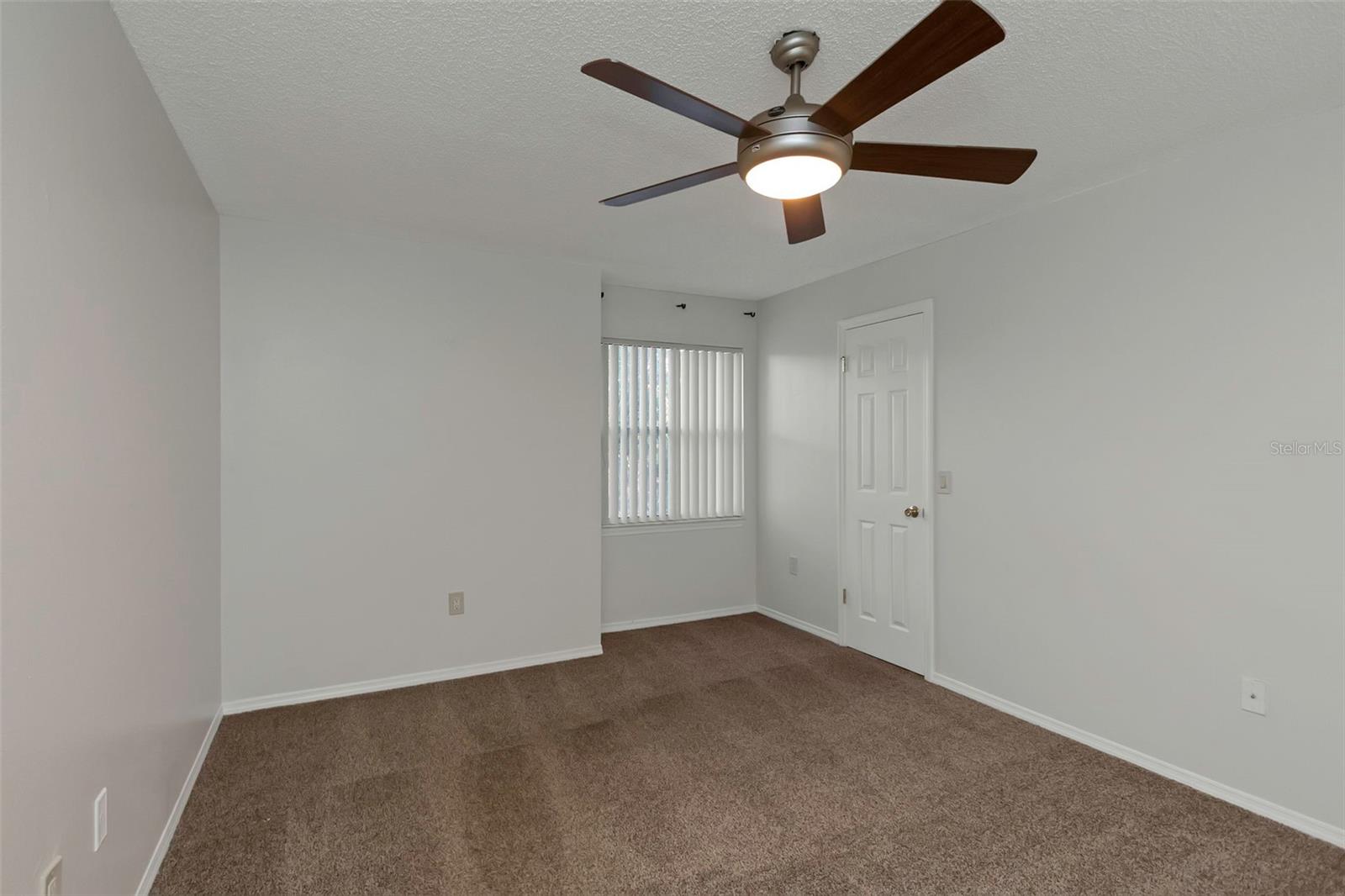 Image 10 of 18 For 2400 Feather Sound Drive 1328