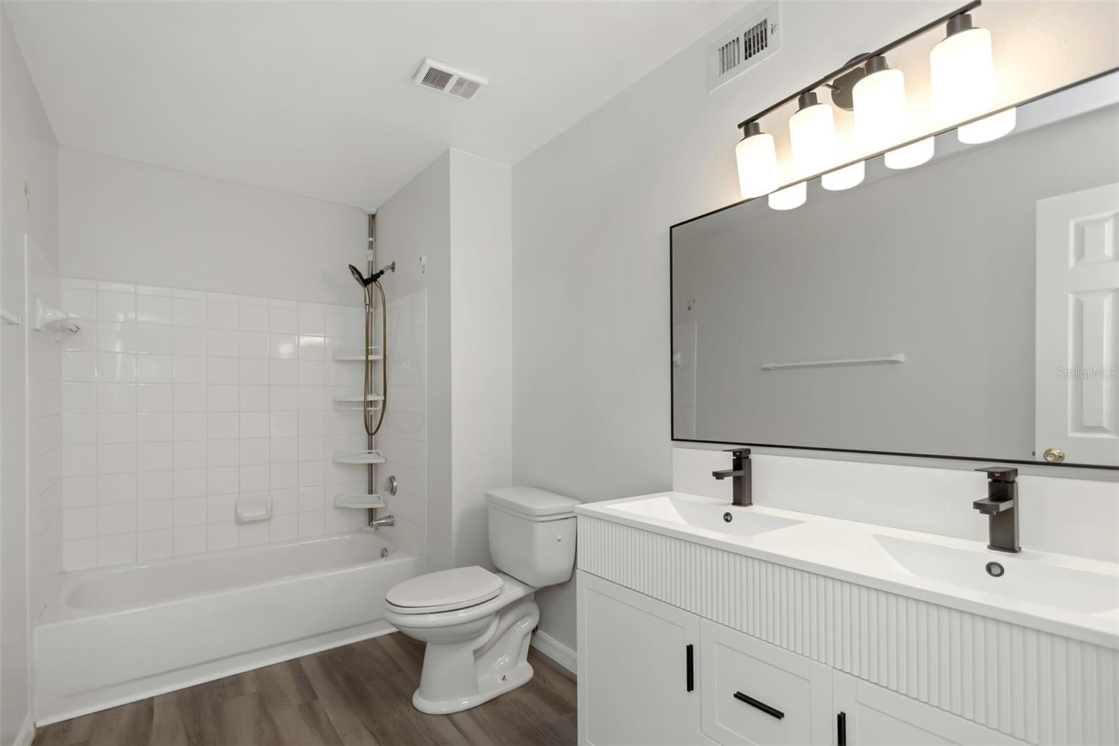 Image 12 of 18 For 2400 Feather Sound Drive 1328