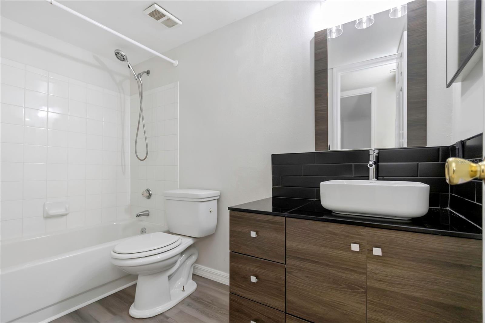 Image 14 of 18 For 2400 Feather Sound Drive 1328