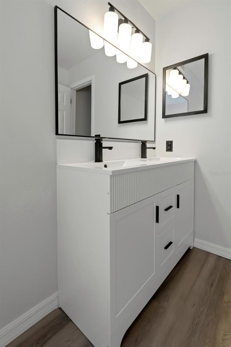 Image 15 of 18 For 2400 Feather Sound Drive 1328