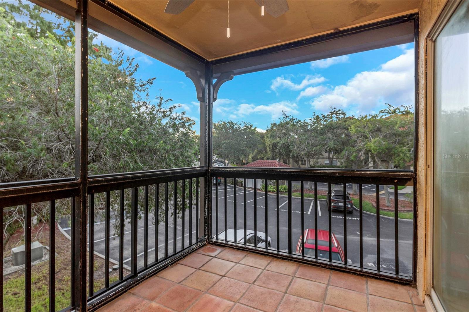 Image 16 of 18 For 2400 Feather Sound Drive 1328