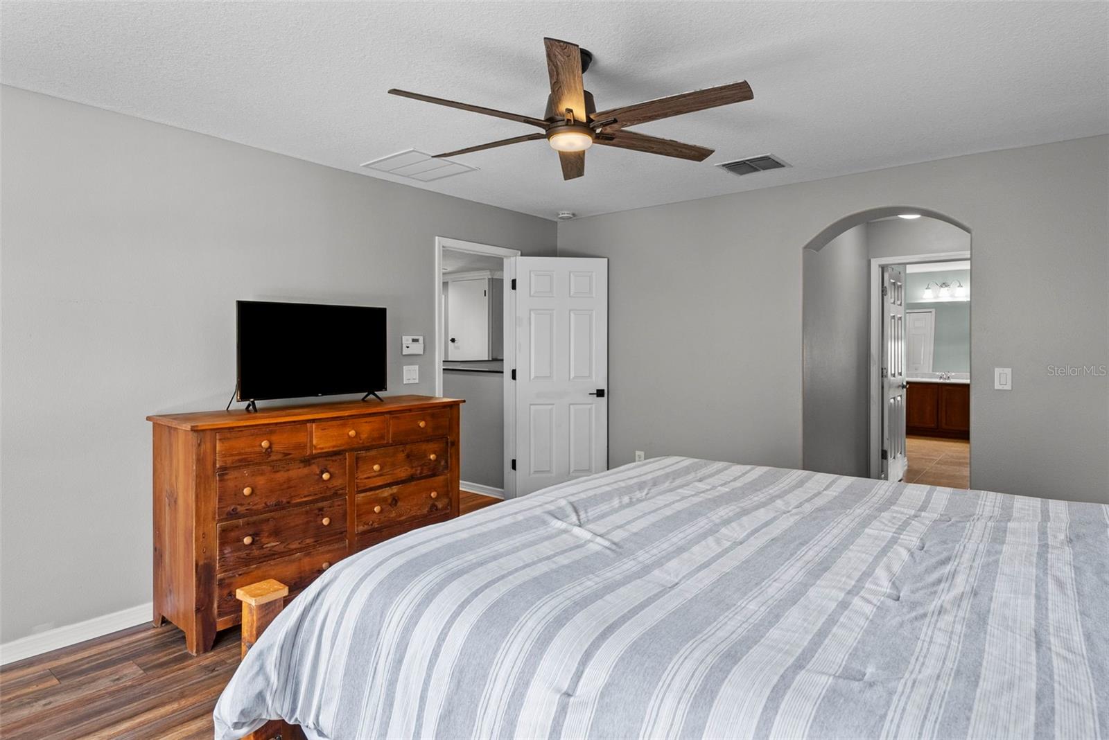 Image 22 of 49 For 18146 Bahama Bay Drive