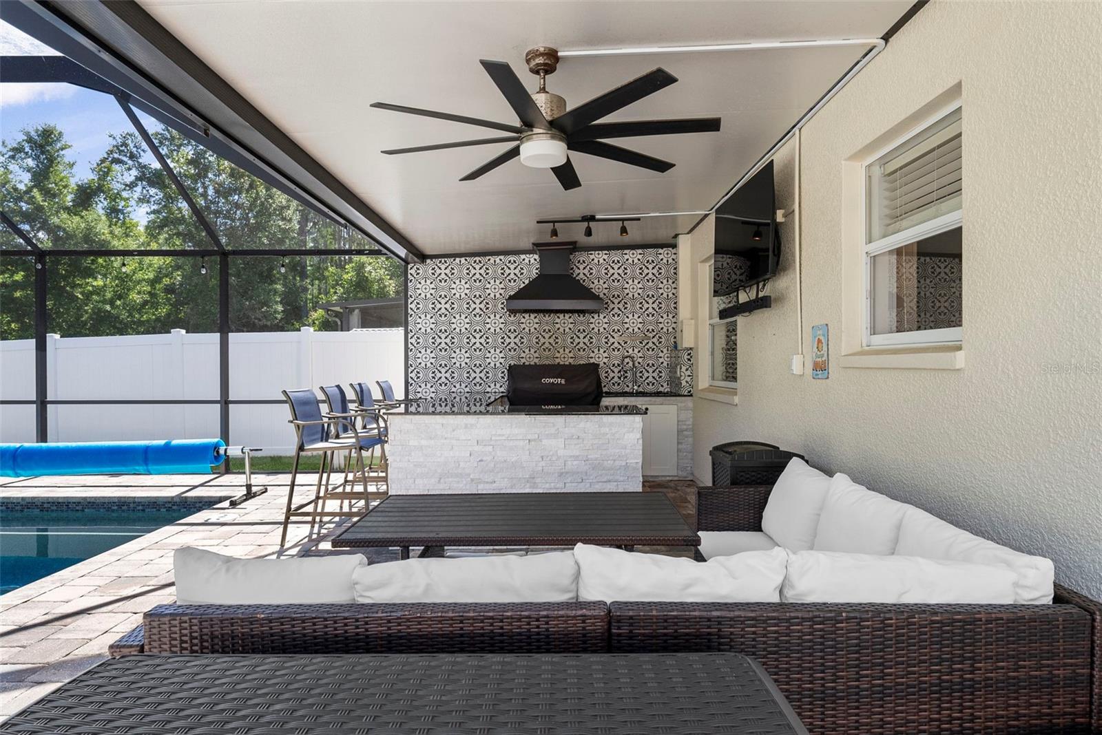 Image 32 of 49 For 18146 Bahama Bay Drive