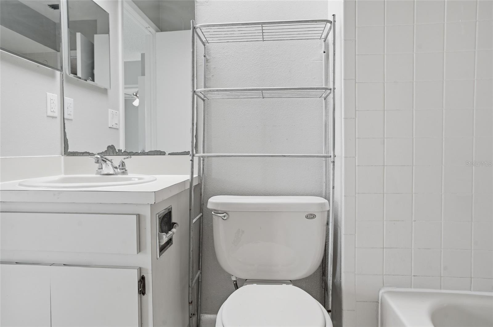 Image 14 of 25 For 6258 Oak Cluster Cir