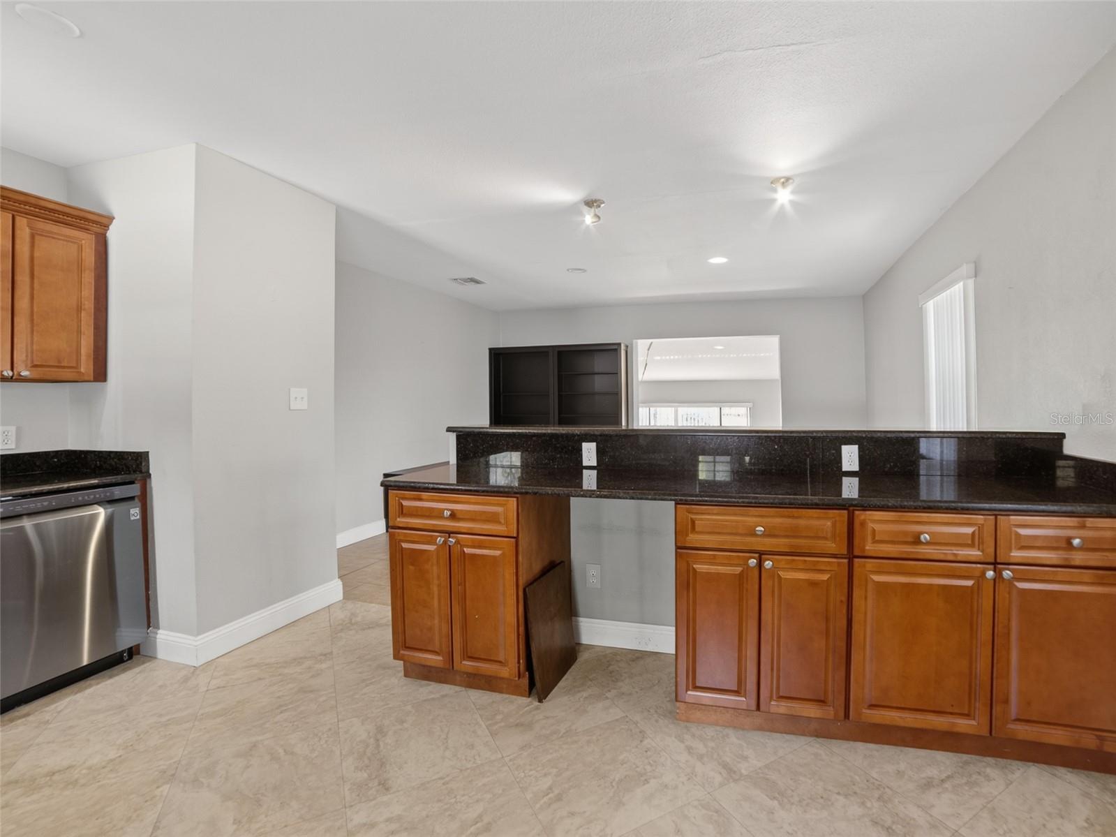 Listing photo id 8 for 10119 Ashley Street