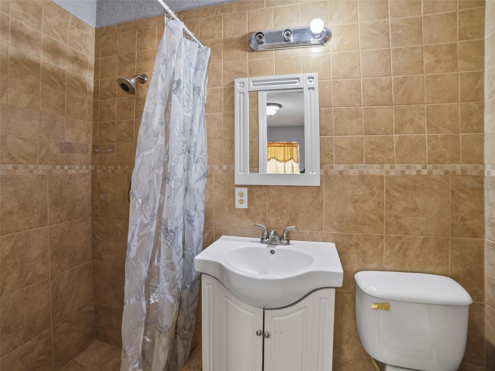 Listing photo id 13 for 10119 Ashley Street