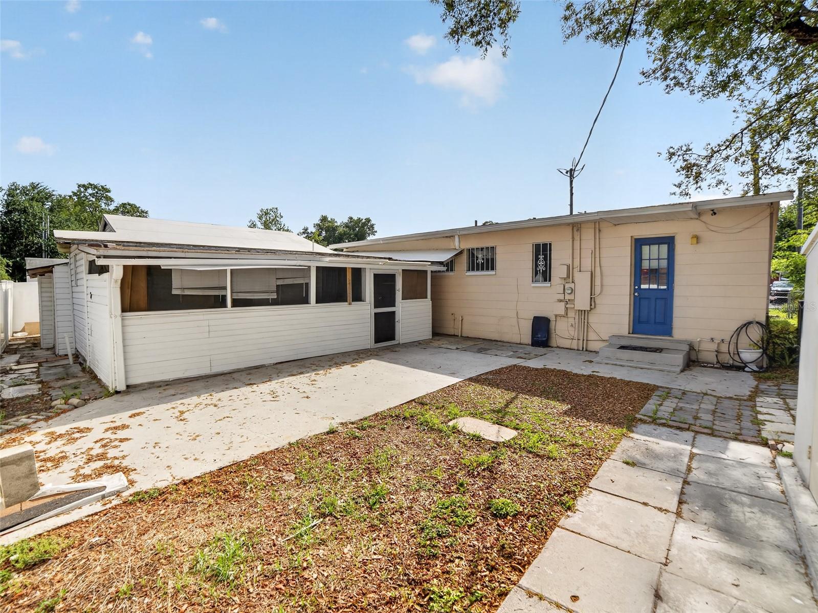 Listing photo id 15 for 10119 Ashley Street