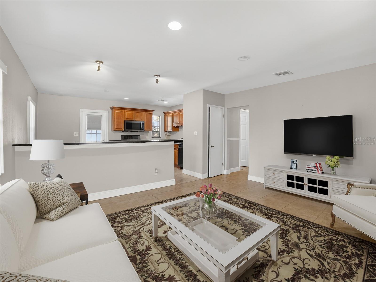 Listing photo id 5 for 10119 Ashley Street