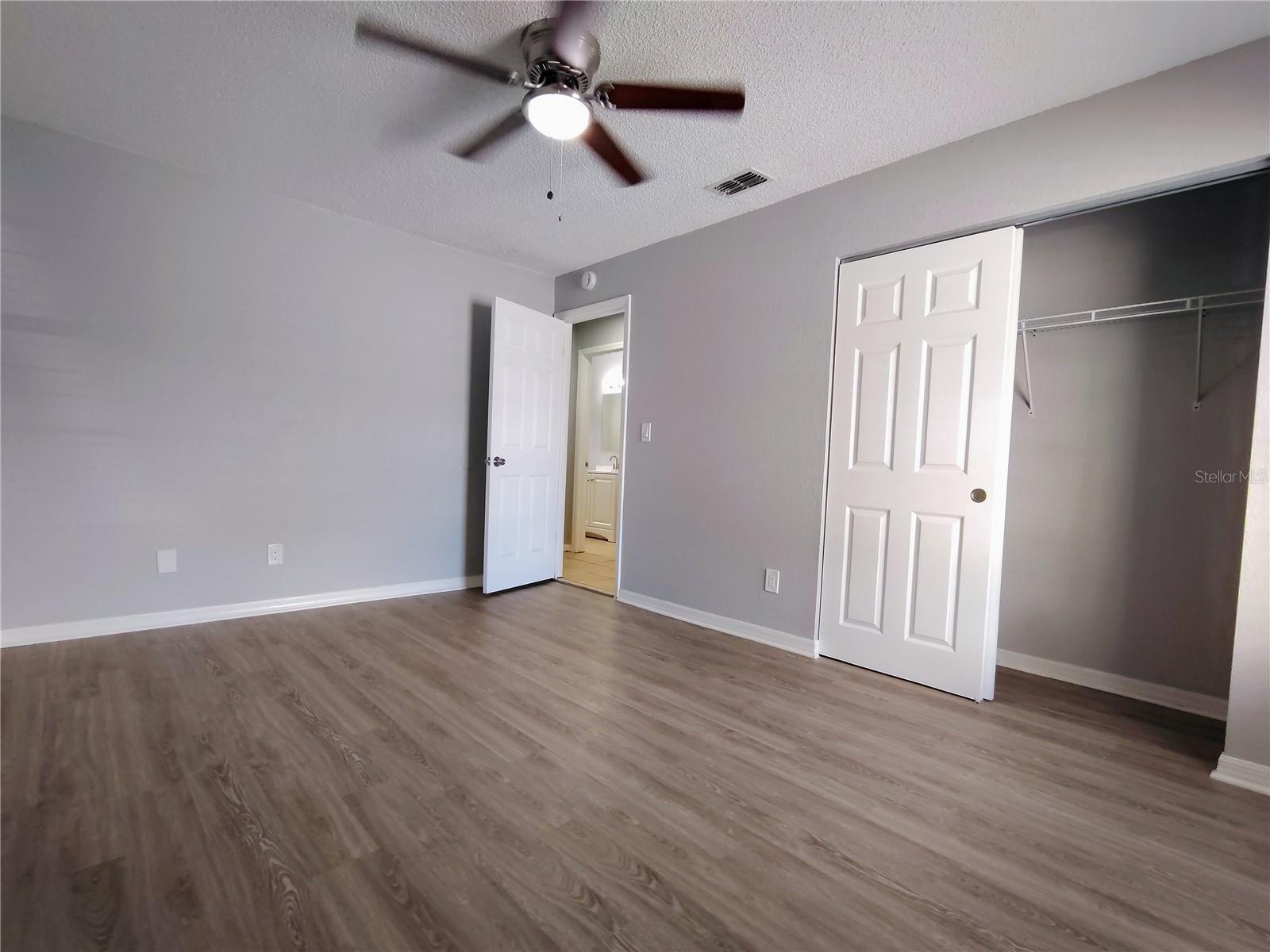 Image 10 of 19 For 9435 Lynn Lane B