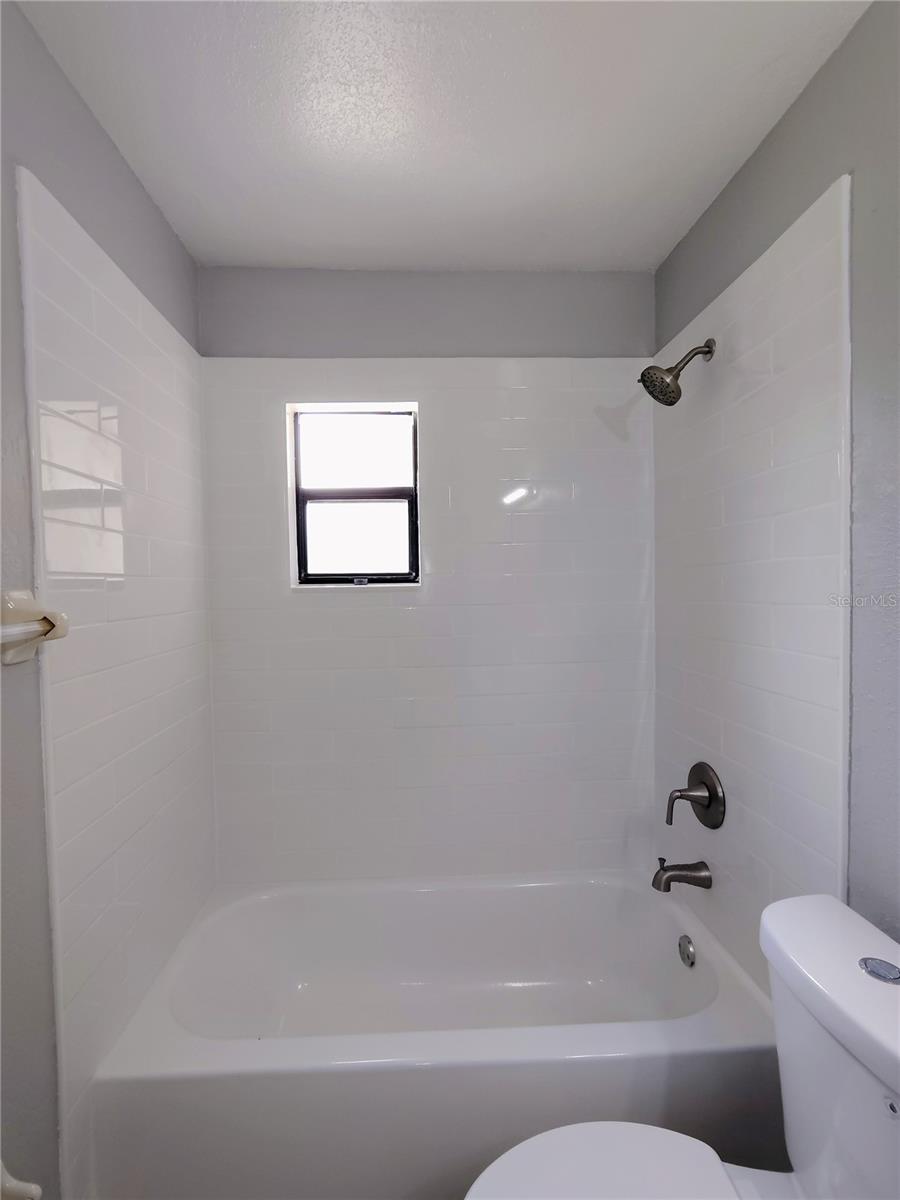 Image 18 of 19 For 9435 Lynn Lane B