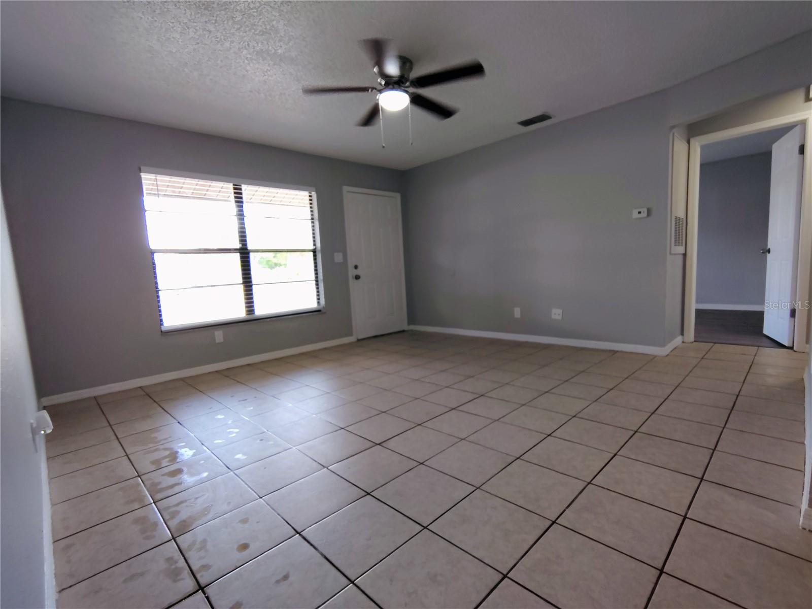 Image 4 of 19 For 9435 Lynn Lane B