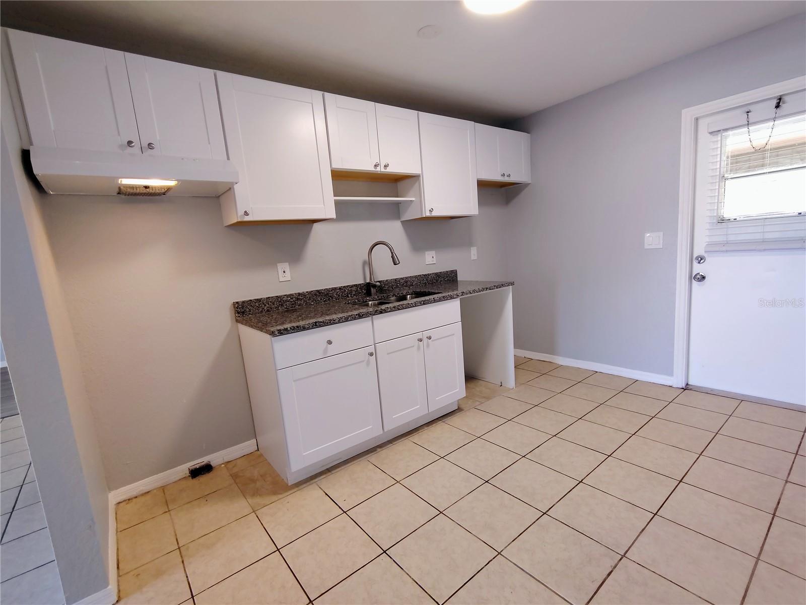 Image 5 of 19 For 9435 Lynn Lane B