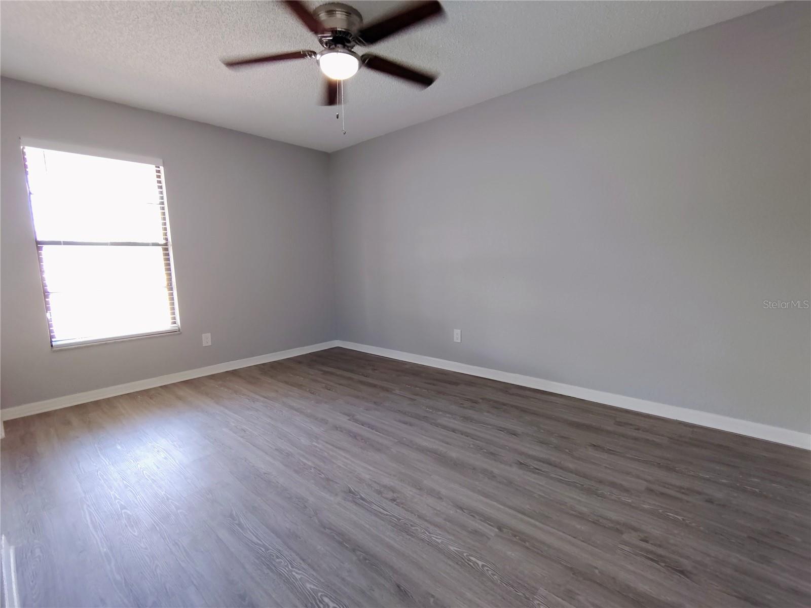 Image 9 of 19 For 9435 Lynn Lane B