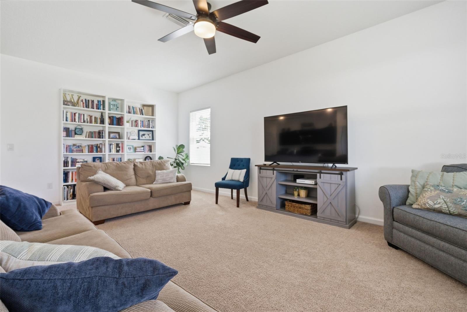 Image 10 of 39 For 814 Highgate Oaks Place