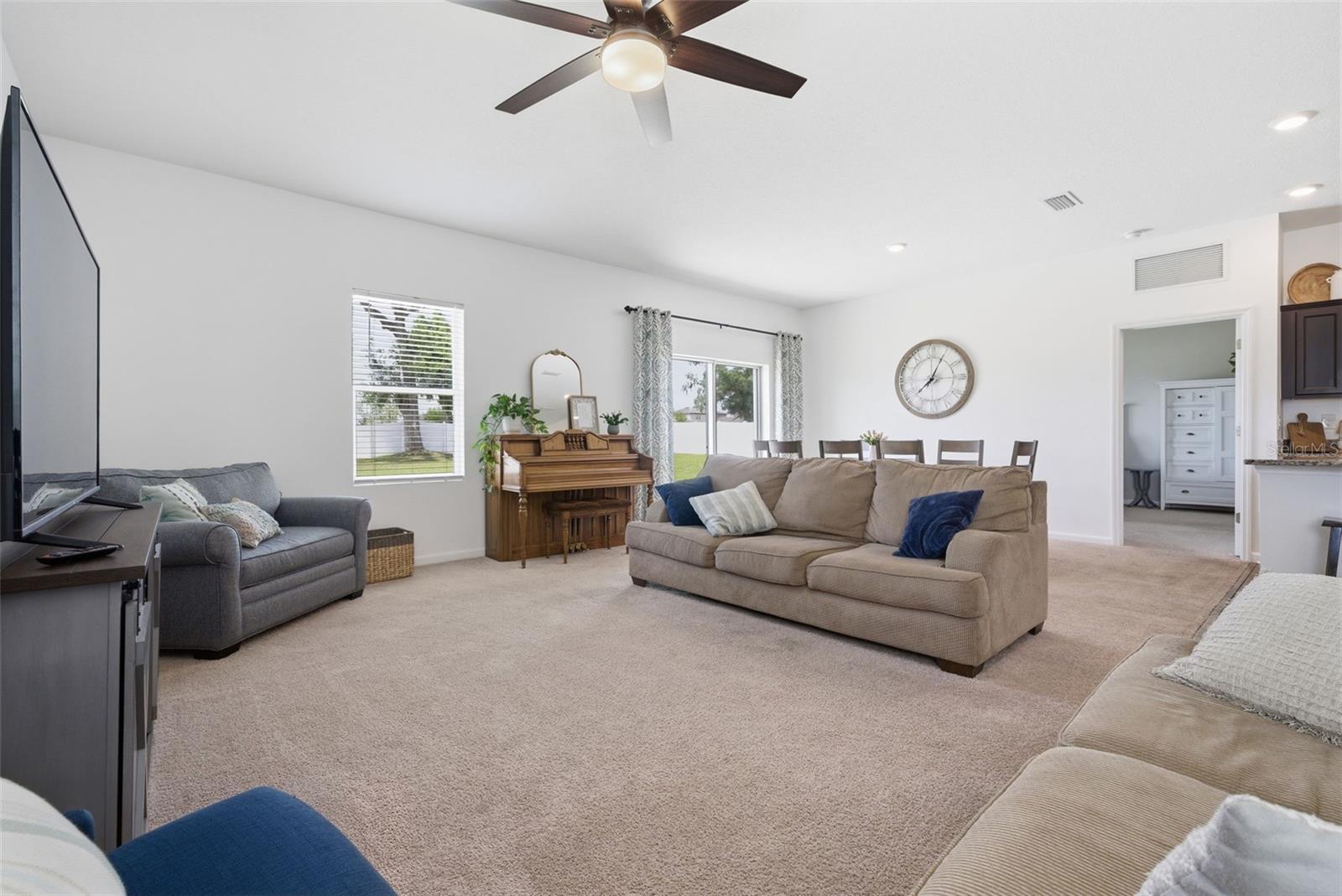 Image 11 of 39 For 814 Highgate Oaks Place