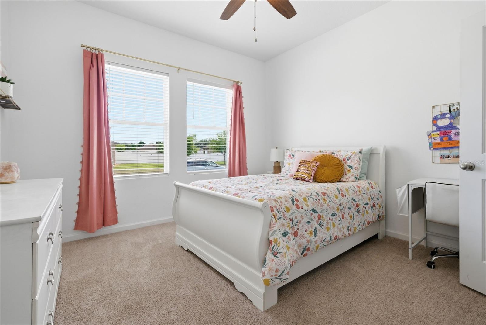 Image 18 of 39 For 814 Highgate Oaks Place