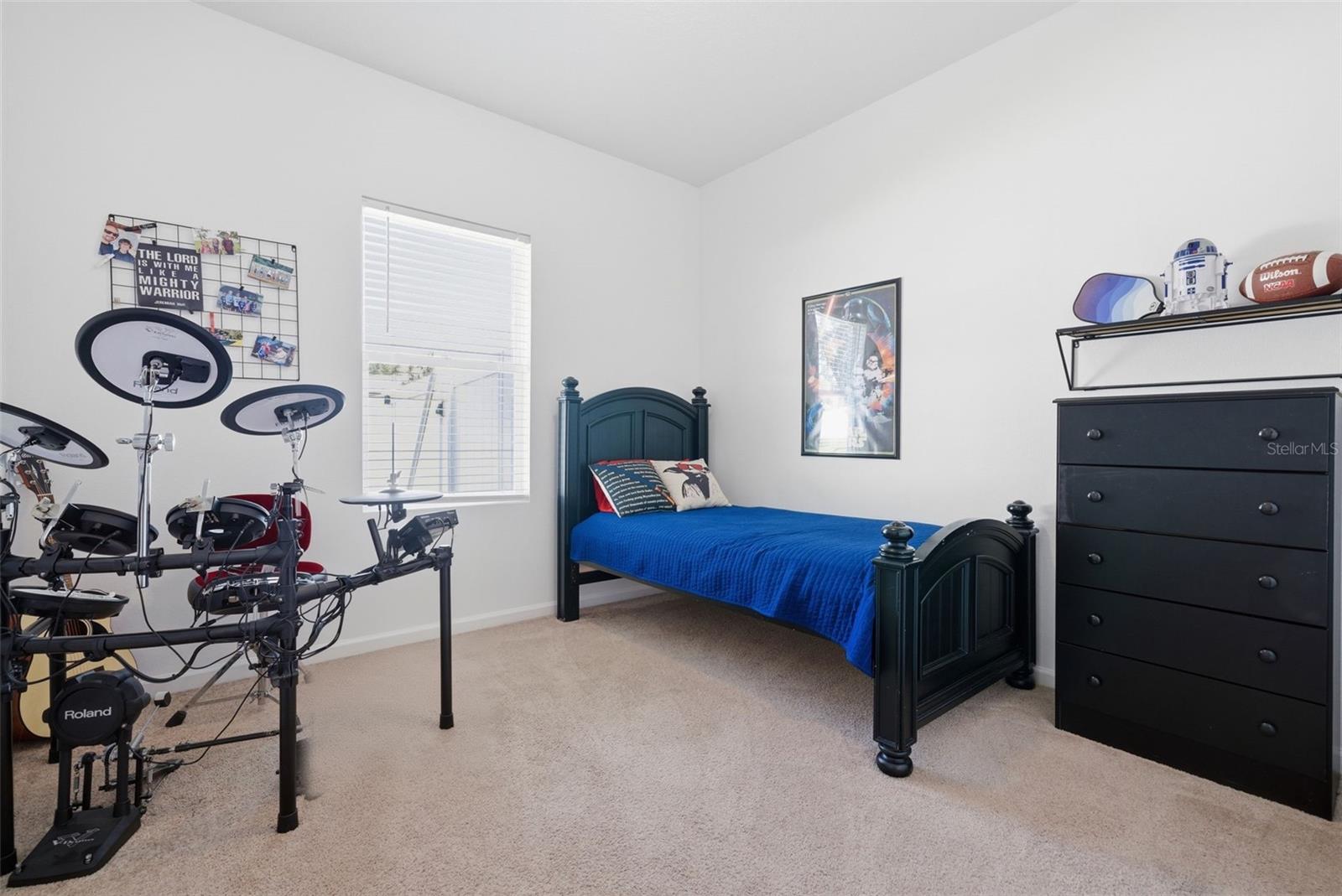 Image 23 of 39 For 814 Highgate Oaks Place