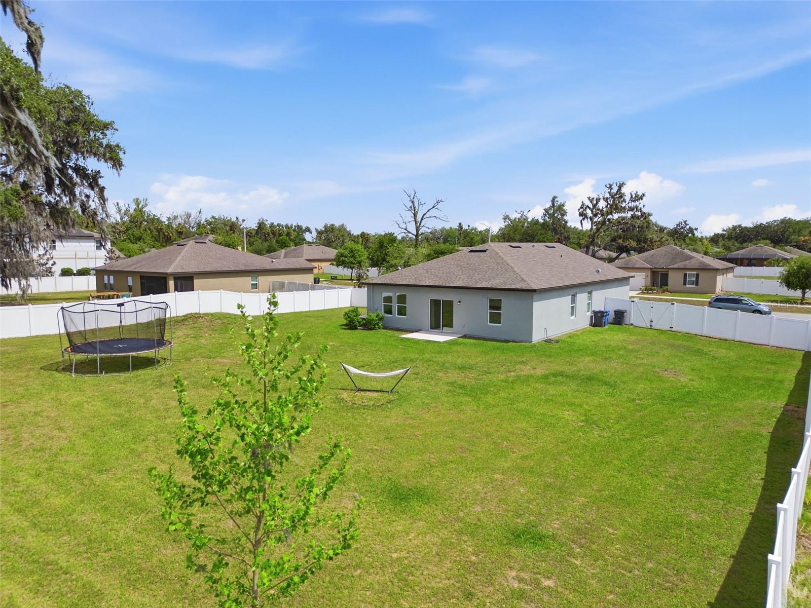 Image 26 of 39 For 814 Highgate Oaks Place