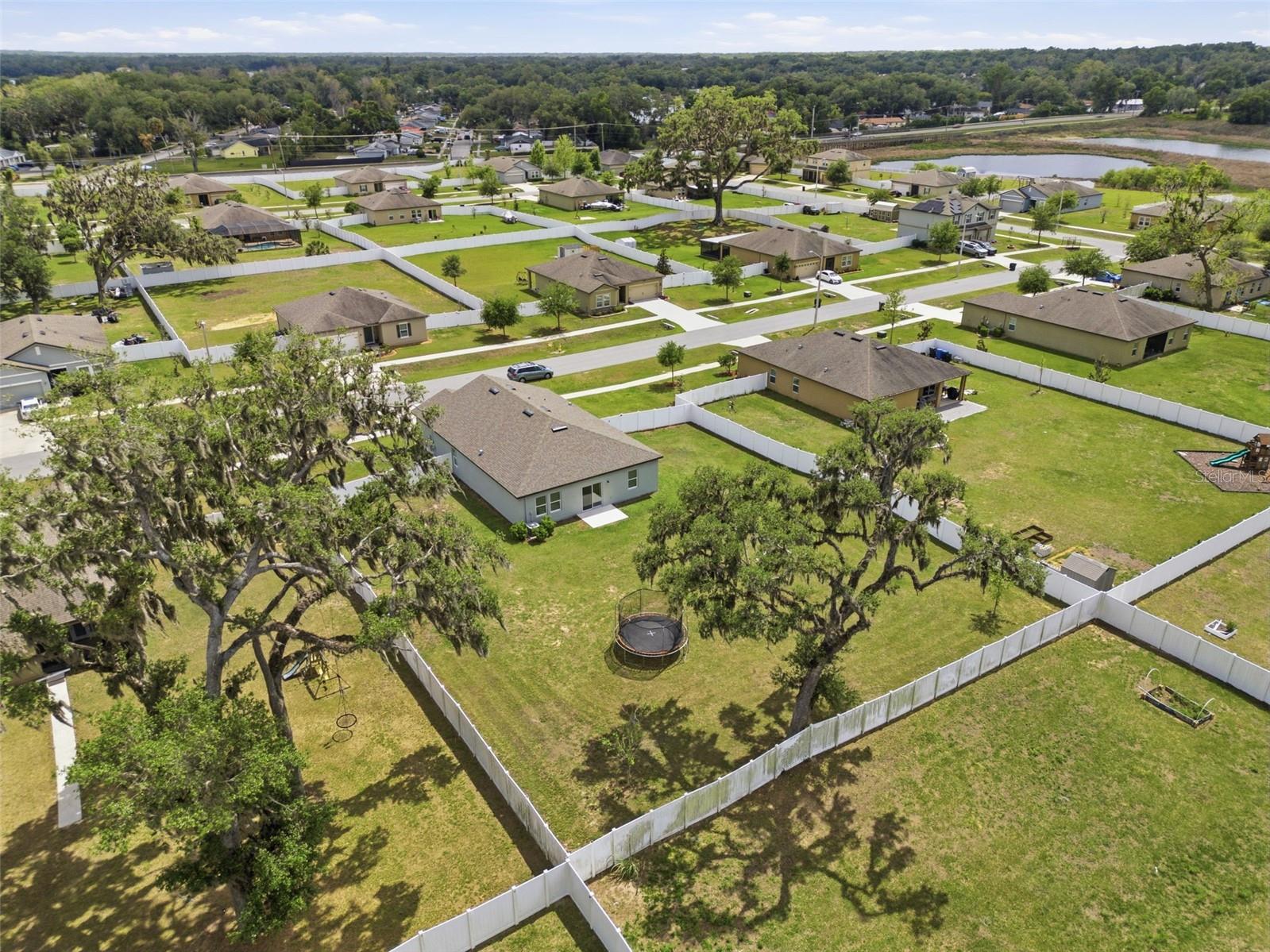 Image 35 of 39 For 814 Highgate Oaks Place