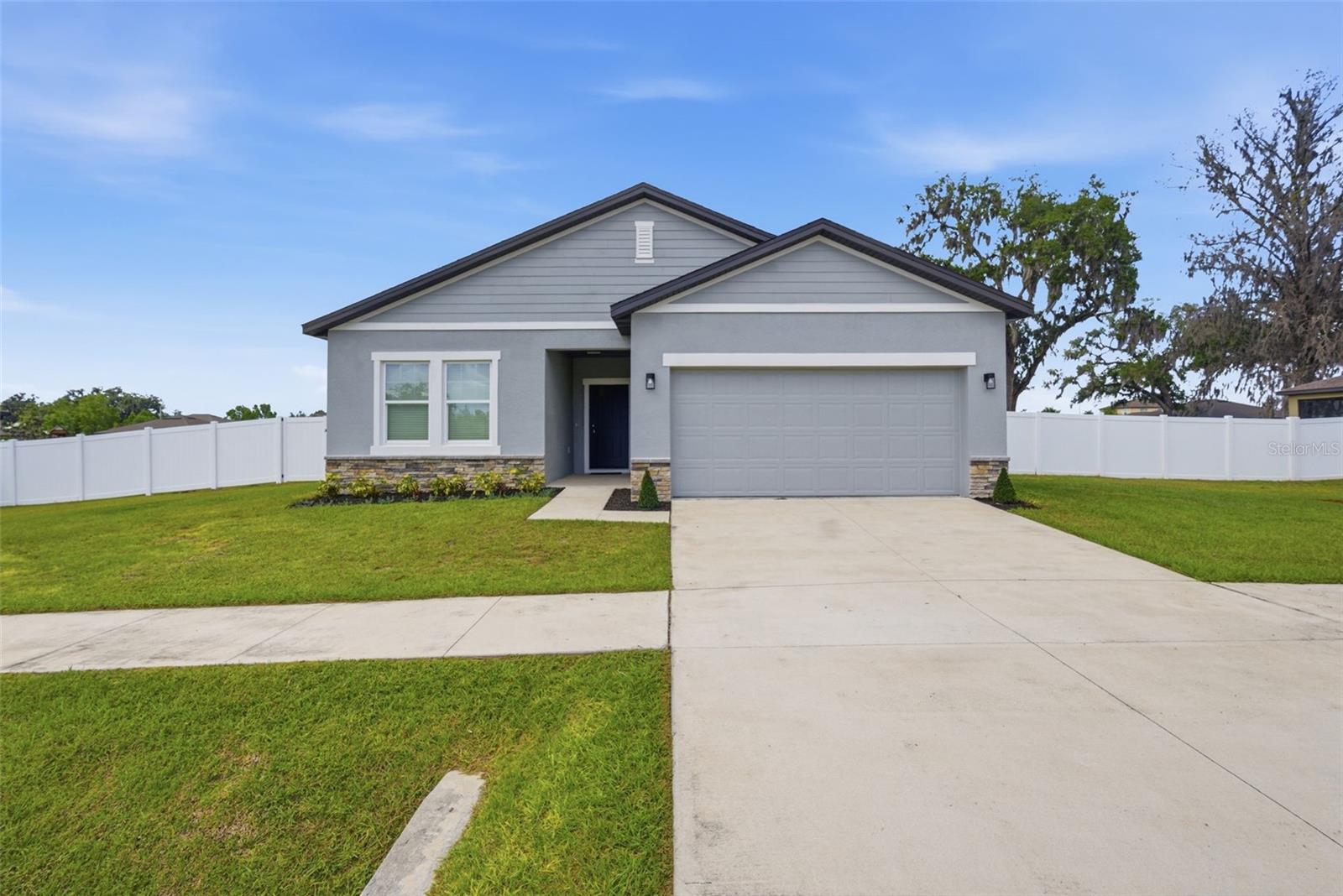 Image 37 of 39 For 814 Highgate Oaks Place