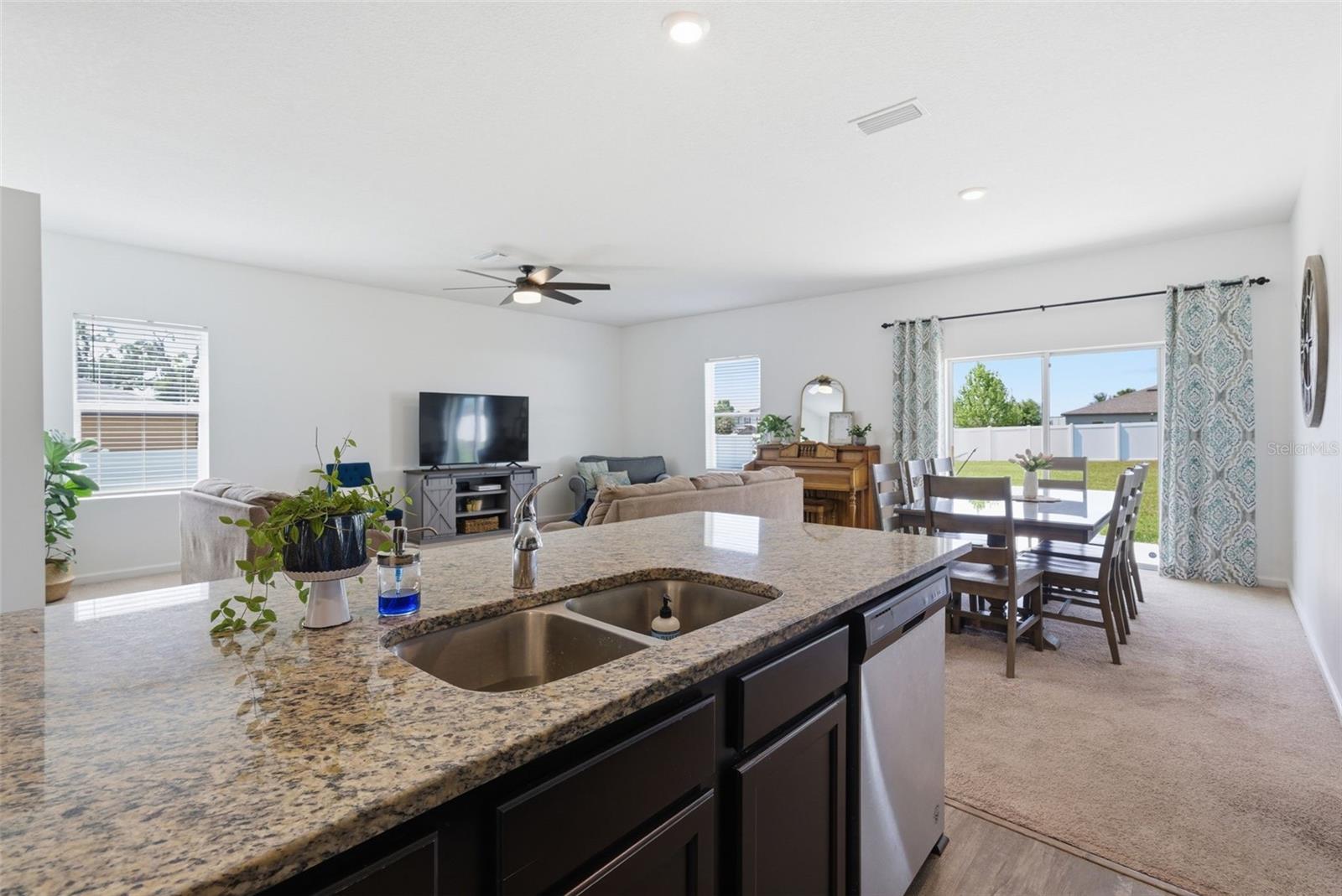 Image 7 of 39 For 814 Highgate Oaks Place