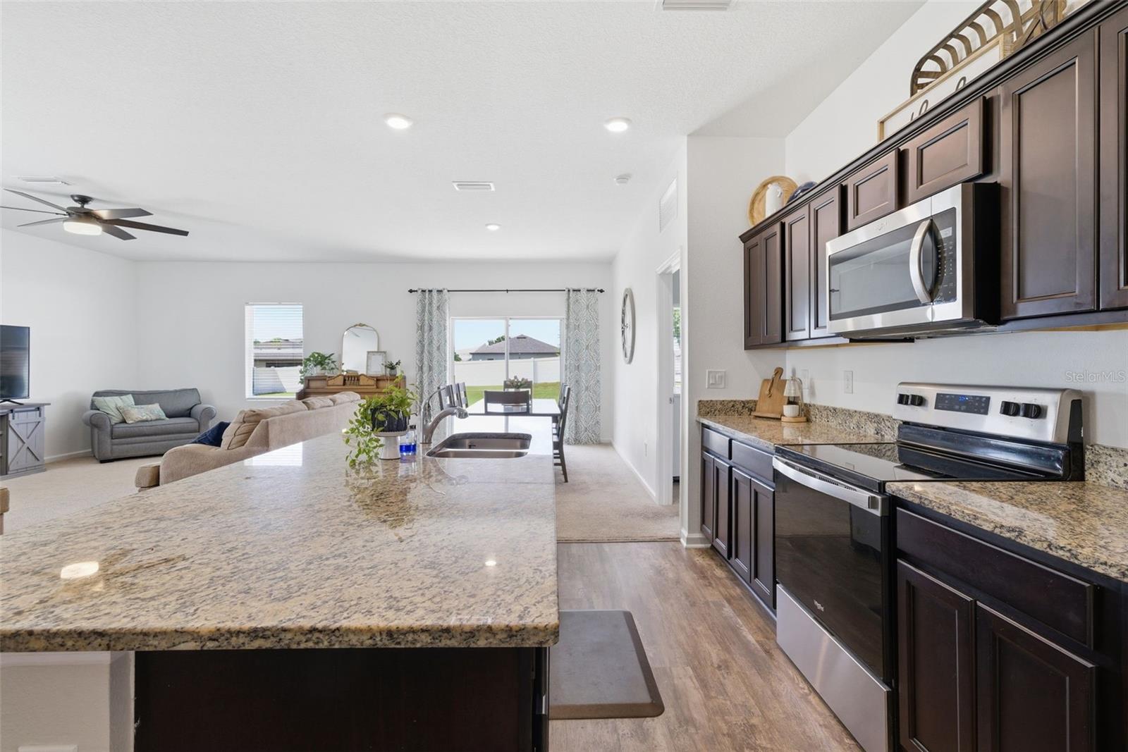 Image 8 of 39 For 814 Highgate Oaks Place