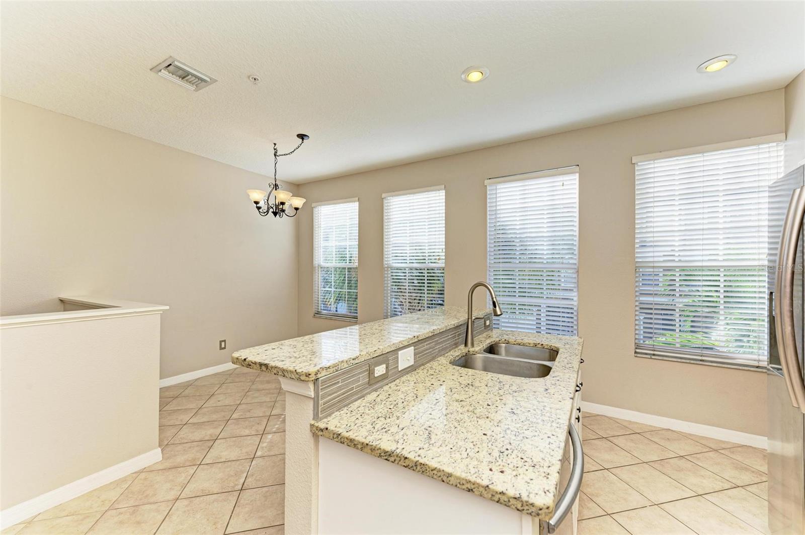 Image 11 of 60 For 3047 Pointeview Drive