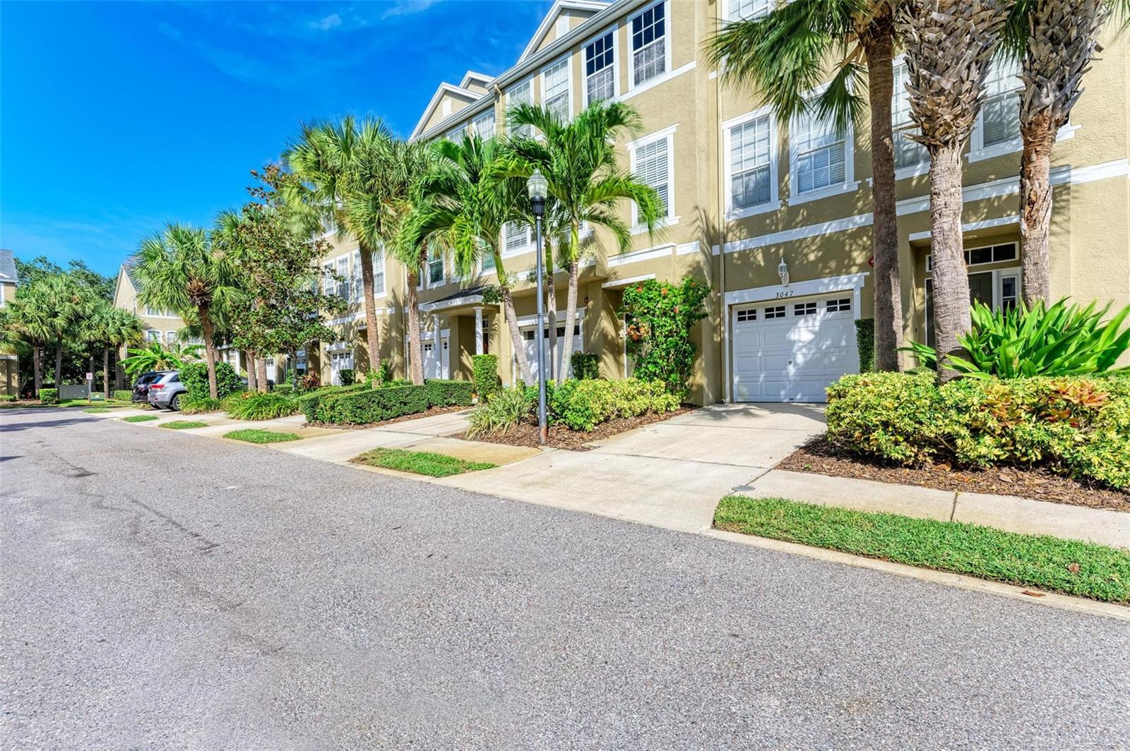 Image 2 of 60 For 3047 Pointeview Drive