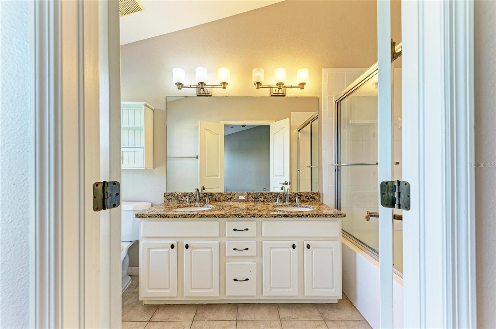 Image 24 of 60 For 3047 Pointeview Drive