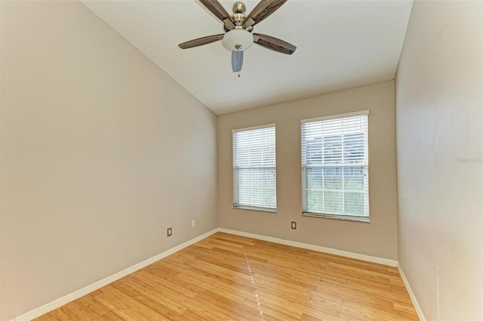 Image 28 of 60 For 3047 Pointeview Drive