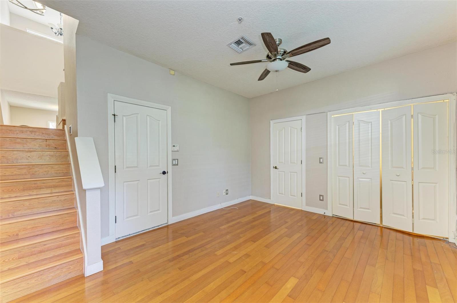 Image 35 of 60 For 3047 Pointeview Drive