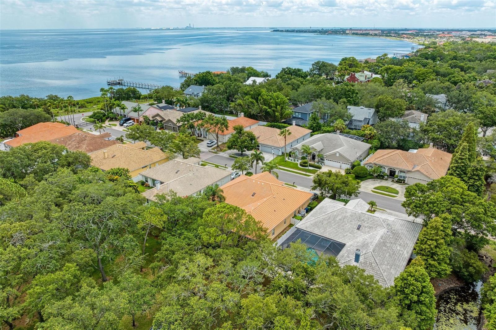 Image 51 of 60 For 3047 Pointeview Drive