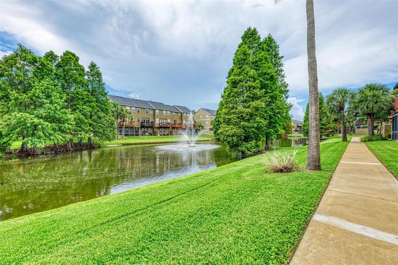 Image 54 of 60 For 3047 Pointeview Drive