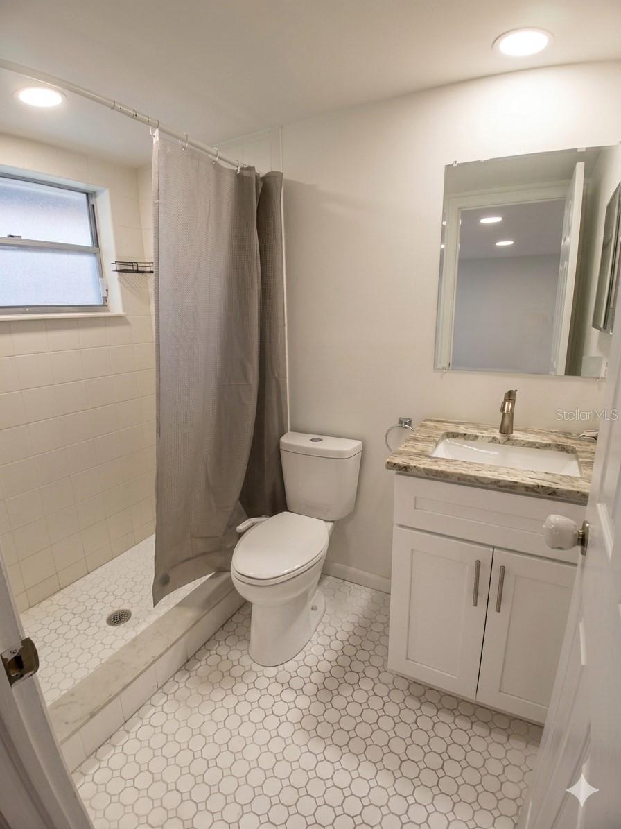 Image 13 of 16 For 6032 2nd Avenue