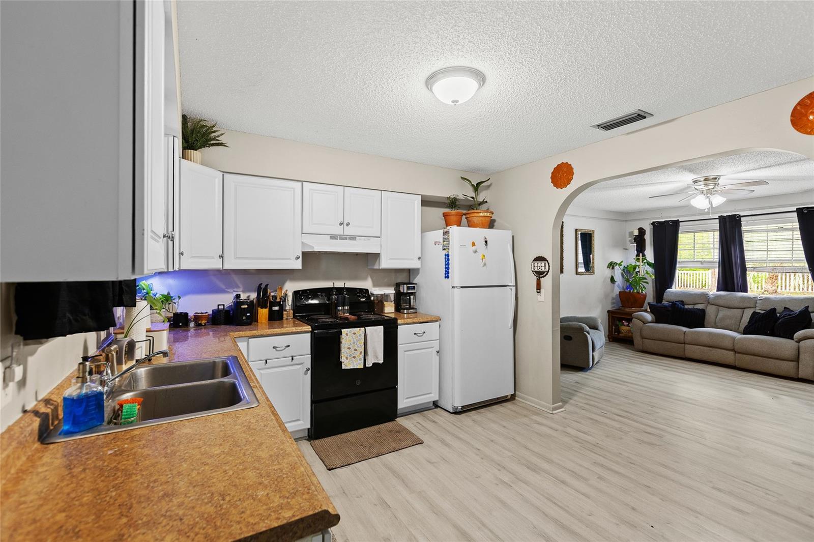 Image 13 of 42 For 5420 Gwendolyn Path