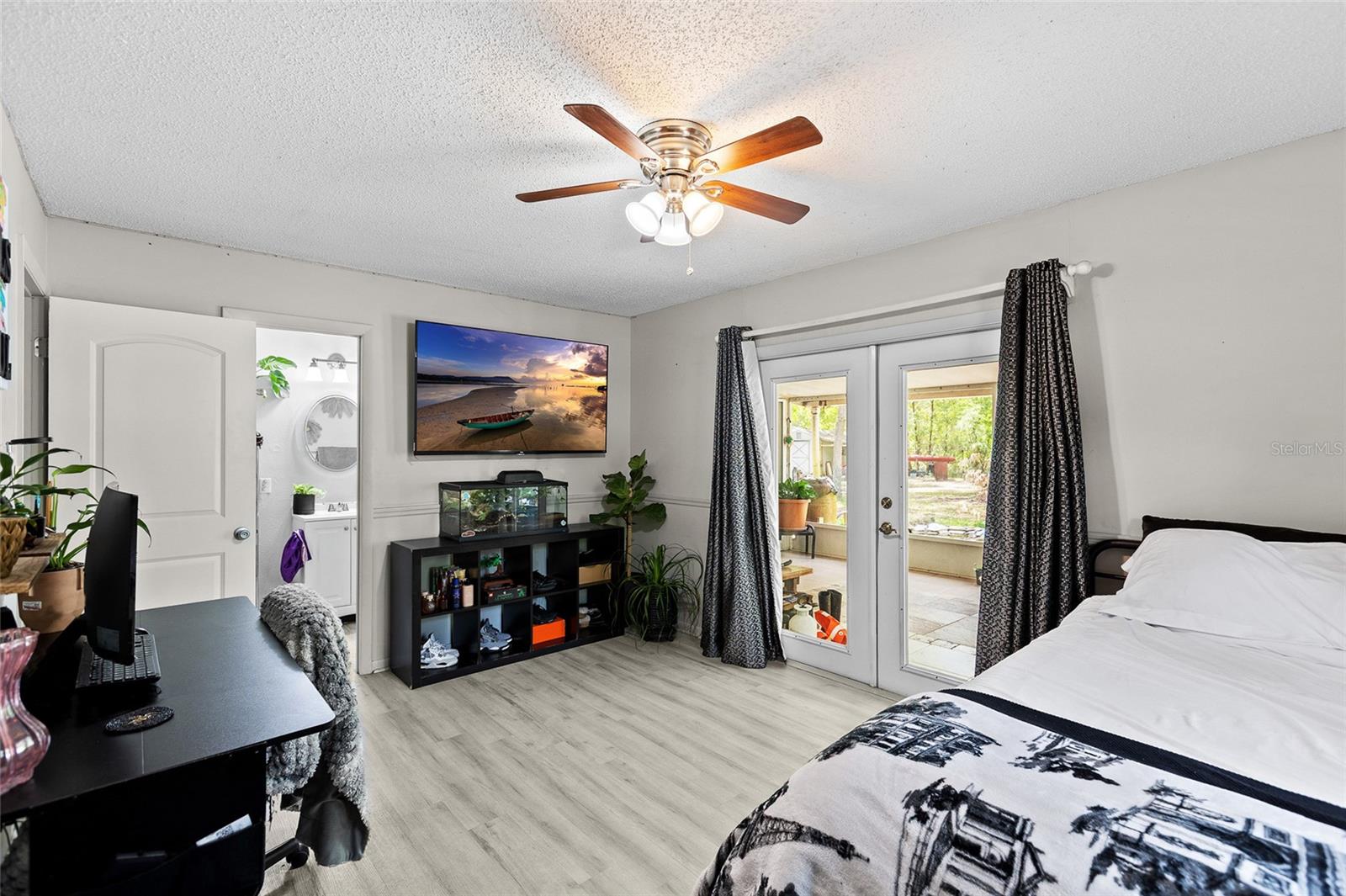 Image 18 of 42 For 5420 Gwendolyn Path