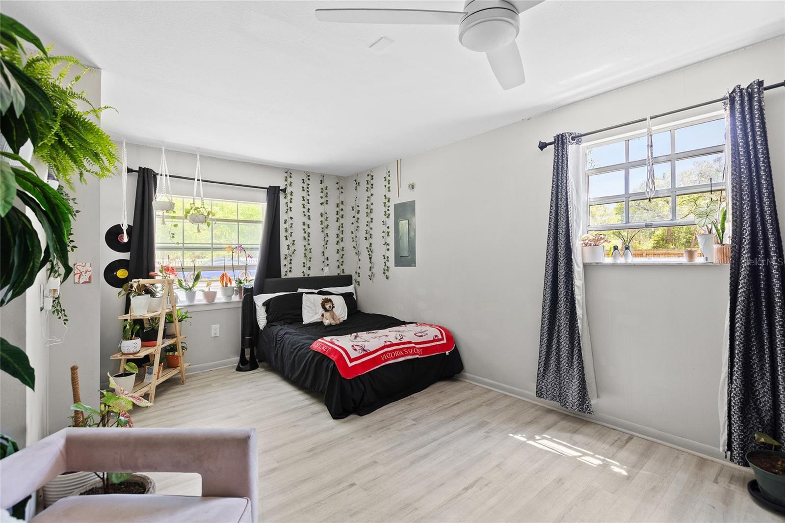 Image 24 of 42 For 5420 Gwendolyn Path