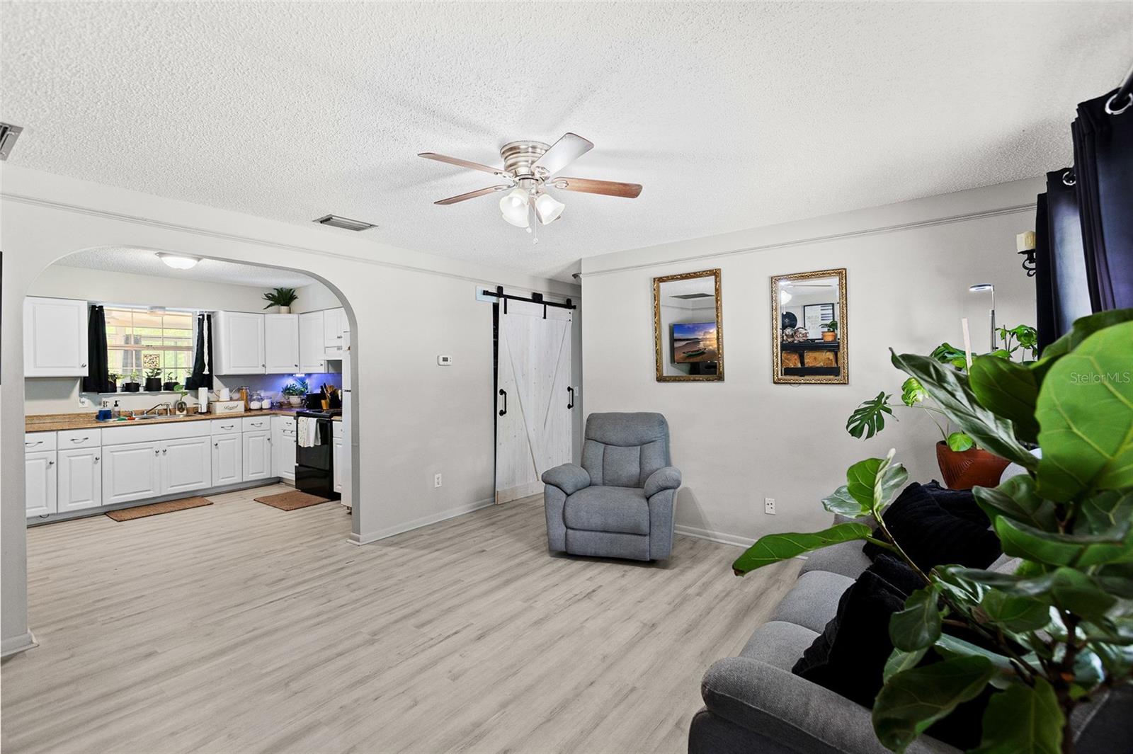 Image 8 of 42 For 5420 Gwendolyn Path