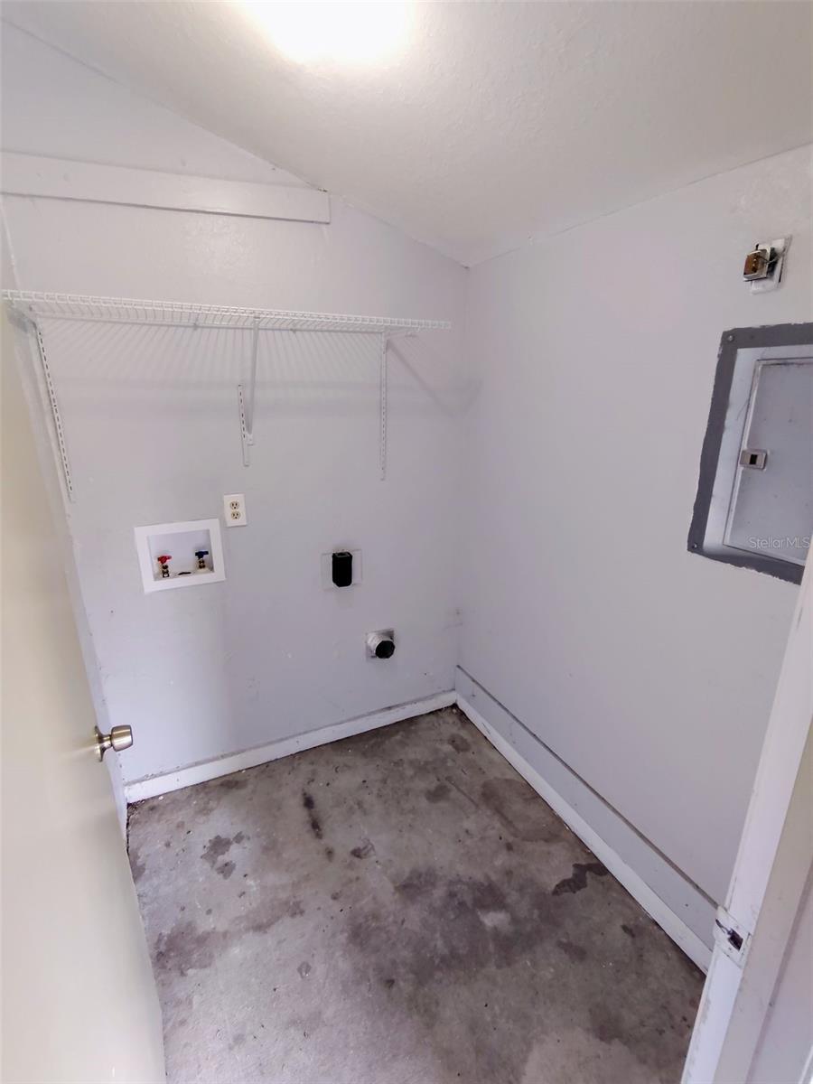 Image 10 of 10 For 9467 Lynn Lane B