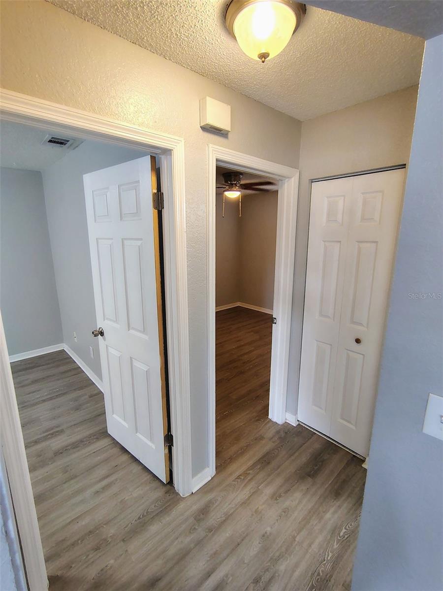 Image 6 of 10 For 9467 Lynn Lane B