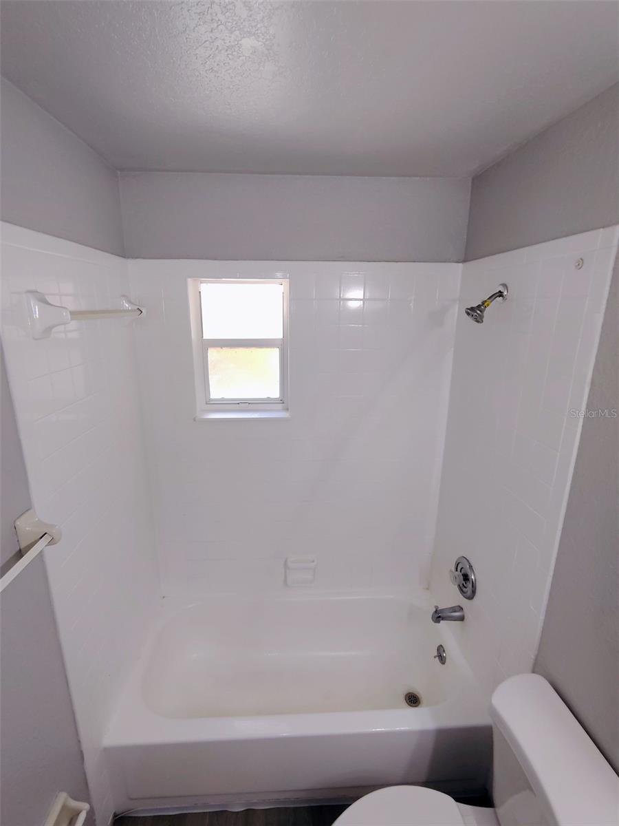 Image 9 of 10 For 9467 Lynn Lane B